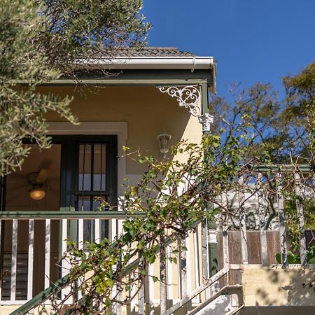 Mediterranean Villa Guesthouse เคปทาวน์ ภายนอก รูปภาพ